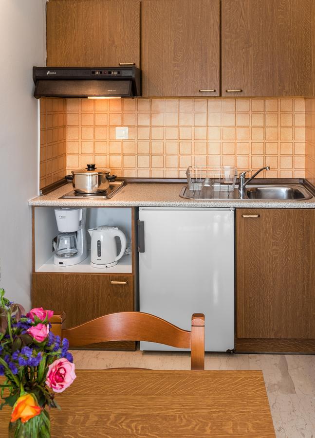 Merabello Apartments Agia Marina Eksteriør bilde